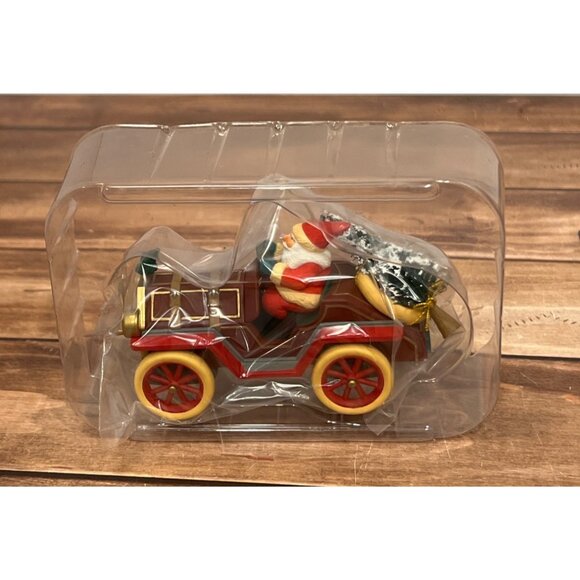 1995 HALLMARK KEEPSAKE ORNAMENT QX5179 SANTA'S ROADSTER HERE COMES SANTA - Picture 5 of 10